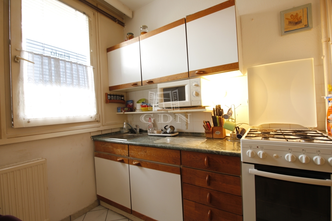 For sale Sopron Apartment (Sliding shutter)