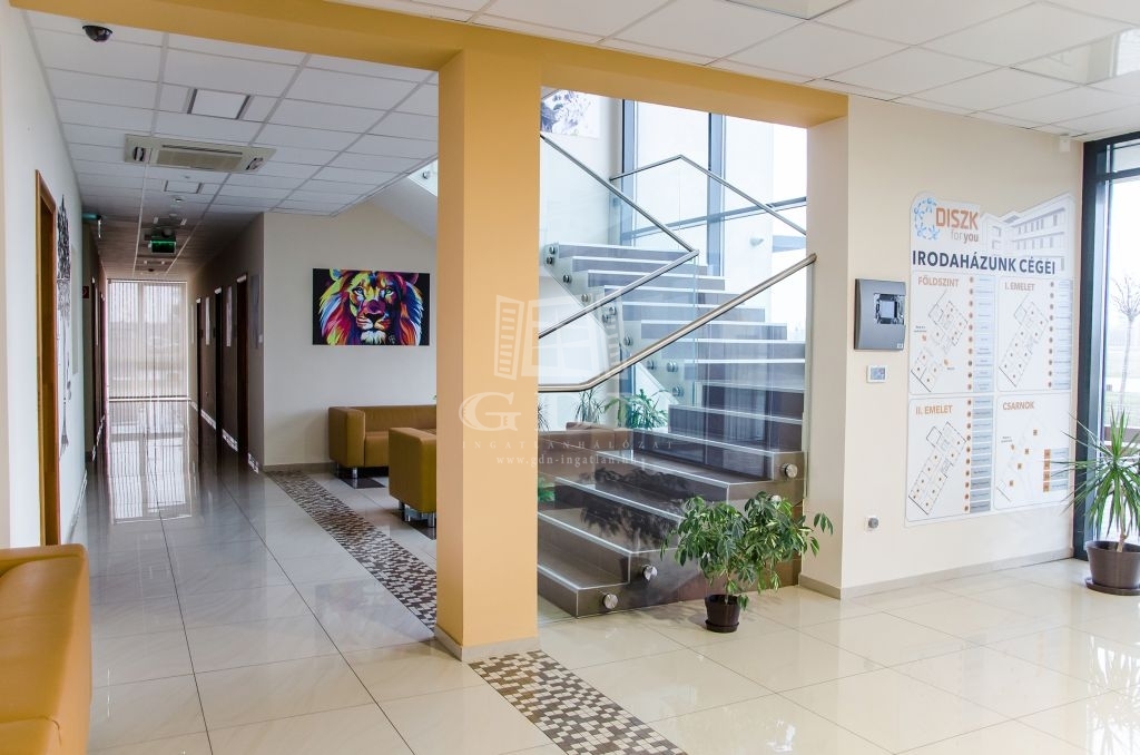 For rent Szeged Office